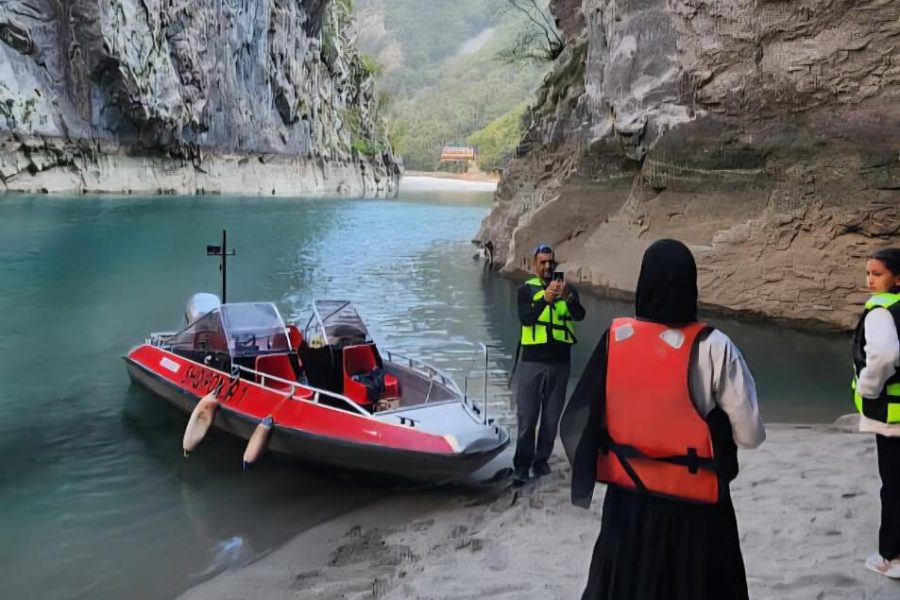 1 Hour Private SpeedBoat Tour